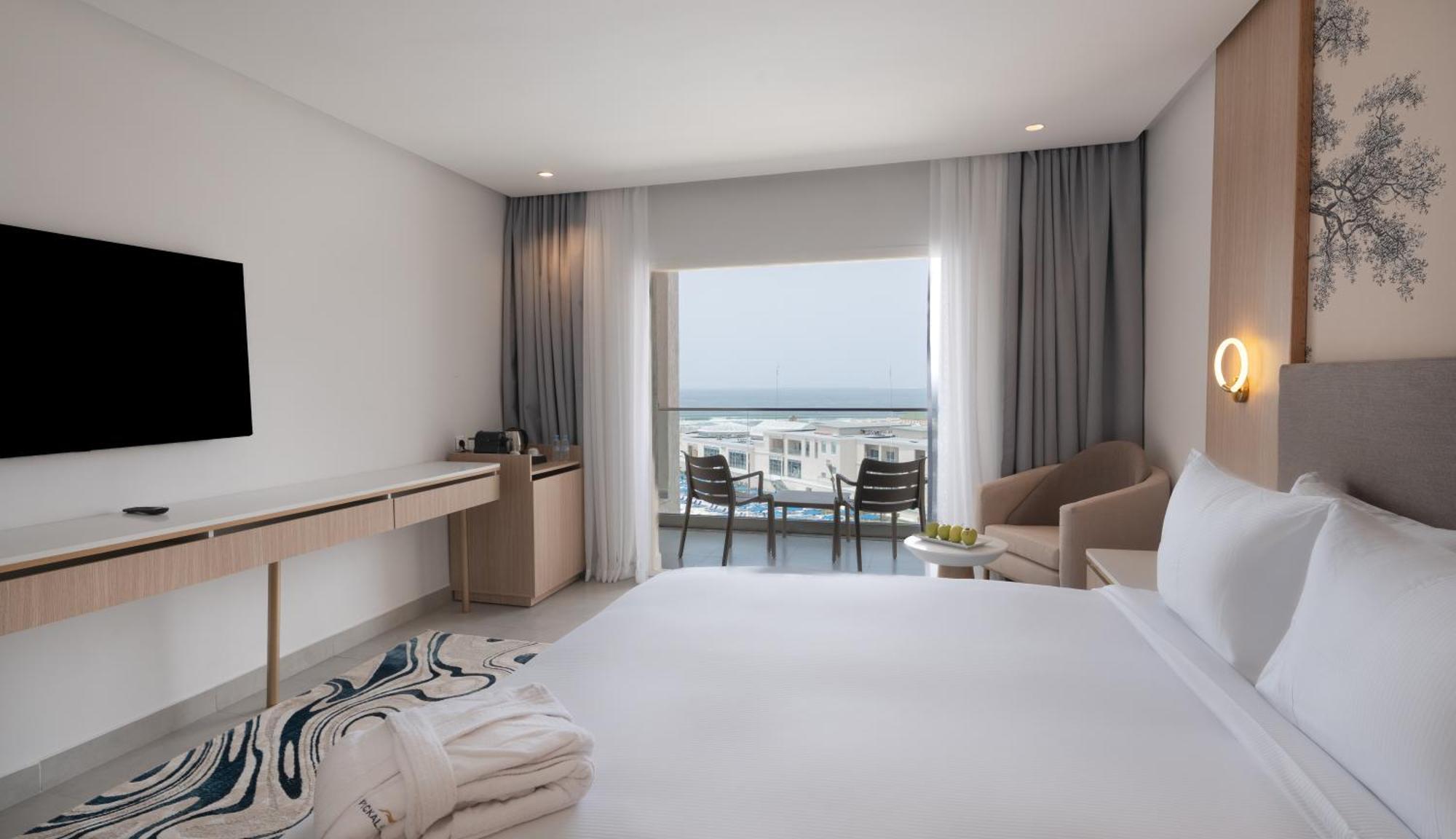 Deluxe Room Sea & Pool View